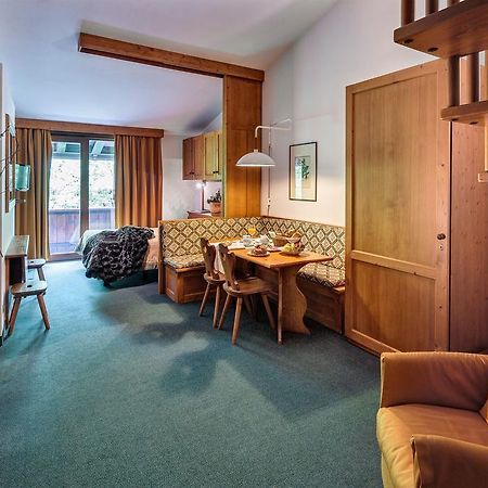 קורטינה ד'אמפזו Hotel Cristallino D'Ampezzo מראה חיצוני תמונה