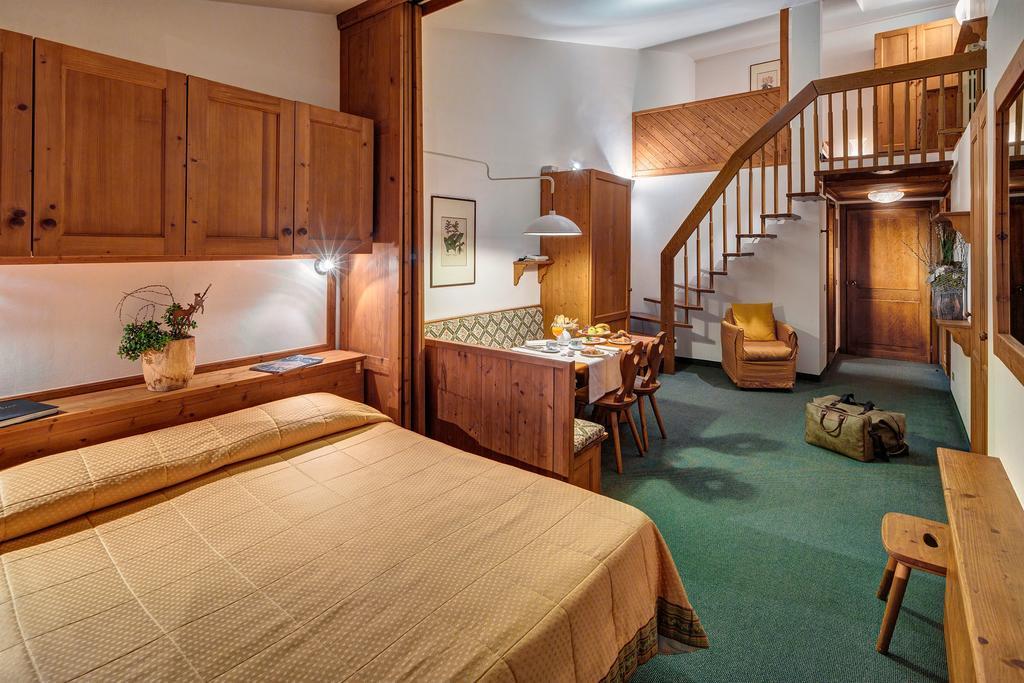 קורטינה ד'אמפזו Hotel Cristallino D'Ampezzo חדר תמונה