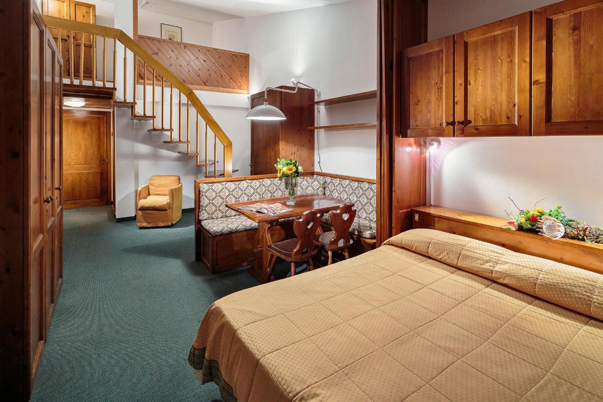 קורטינה ד'אמפזו Hotel Cristallino D'Ampezzo חדר תמונה