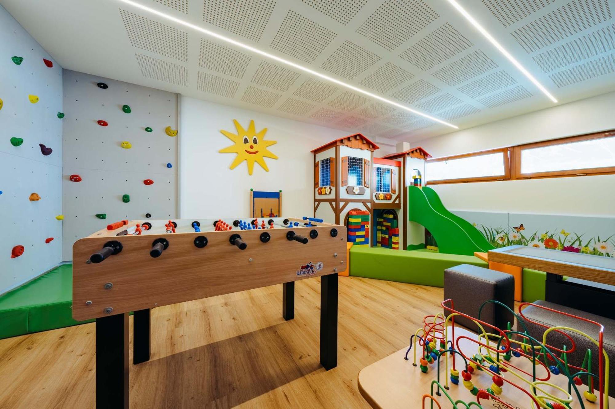 קורטינה ד'אמפזו Hotel Cristallino D'Ampezzo מראה חיצוני תמונה