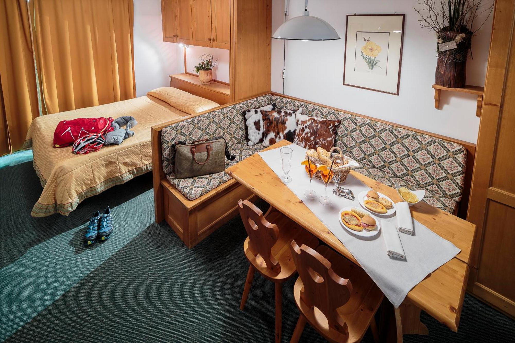 קורטינה ד'אמפזו Hotel Cristallino D'Ampezzo מראה חיצוני תמונה
