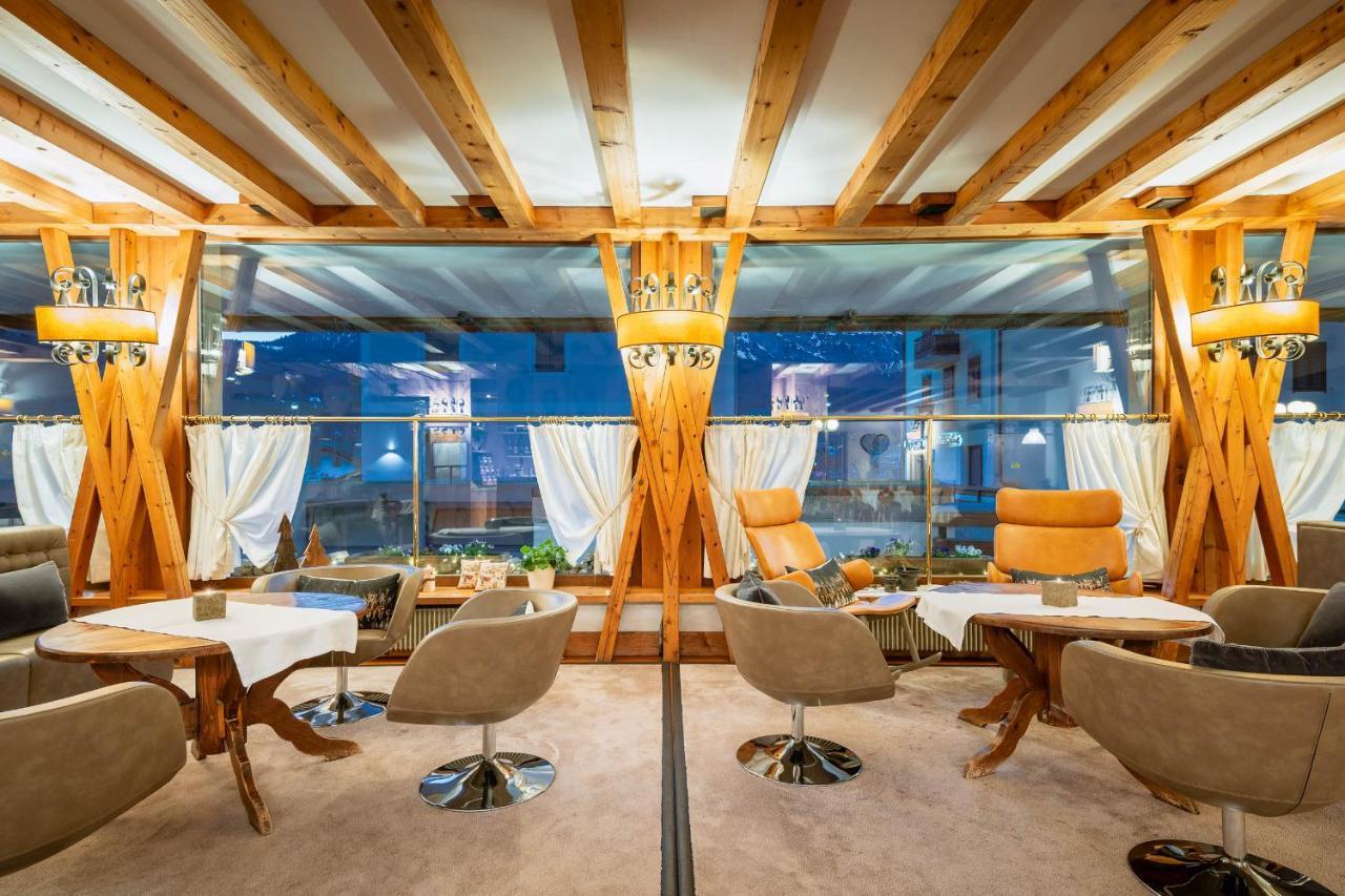 קורטינה ד'אמפזו Hotel Cristallino D'Ampezzo מראה חיצוני תמונה